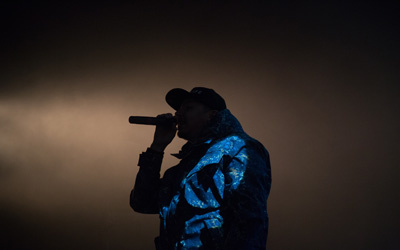 male singer 400x250